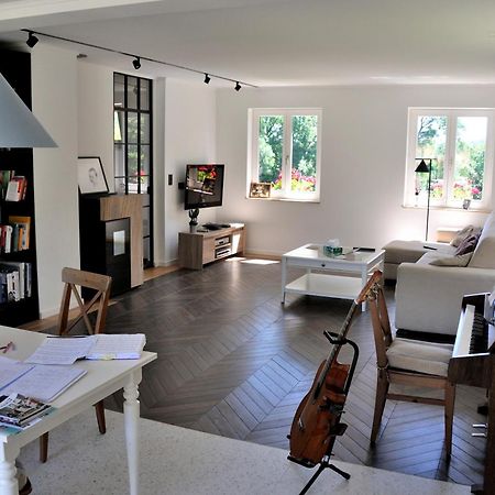 Tres Belle Villa 4 Facades Dans Quartier Vert Et Arbore - 5 Kms De Namur Luaran gambar