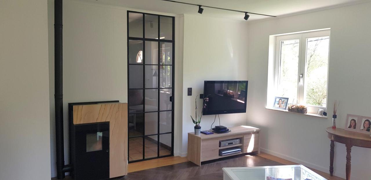 Tres Belle Villa 4 Facades Dans Quartier Vert Et Arbore - 5 Kms De Namur Luaran gambar
