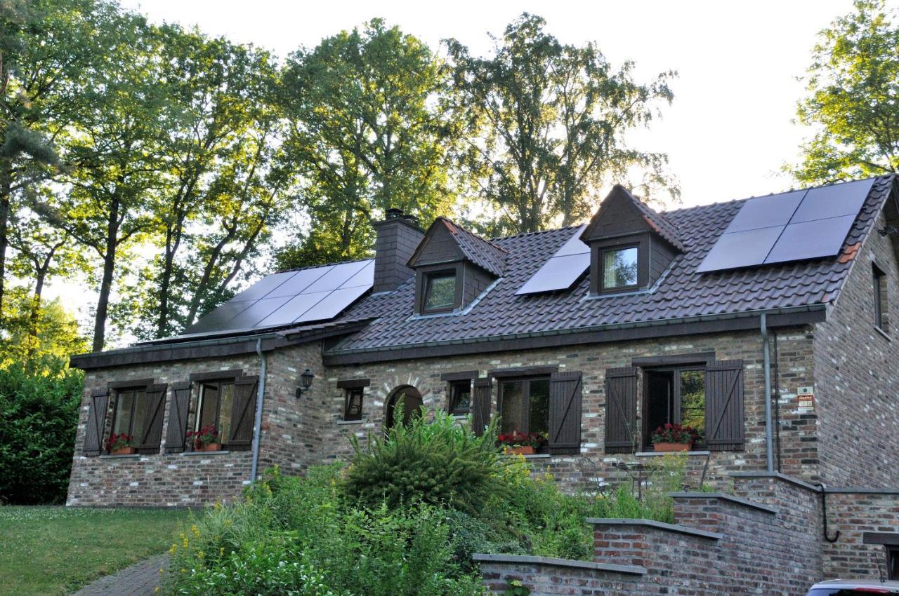 Tres Belle Villa 4 Facades Dans Quartier Vert Et Arbore - 5 Kms De Namur Luaran gambar