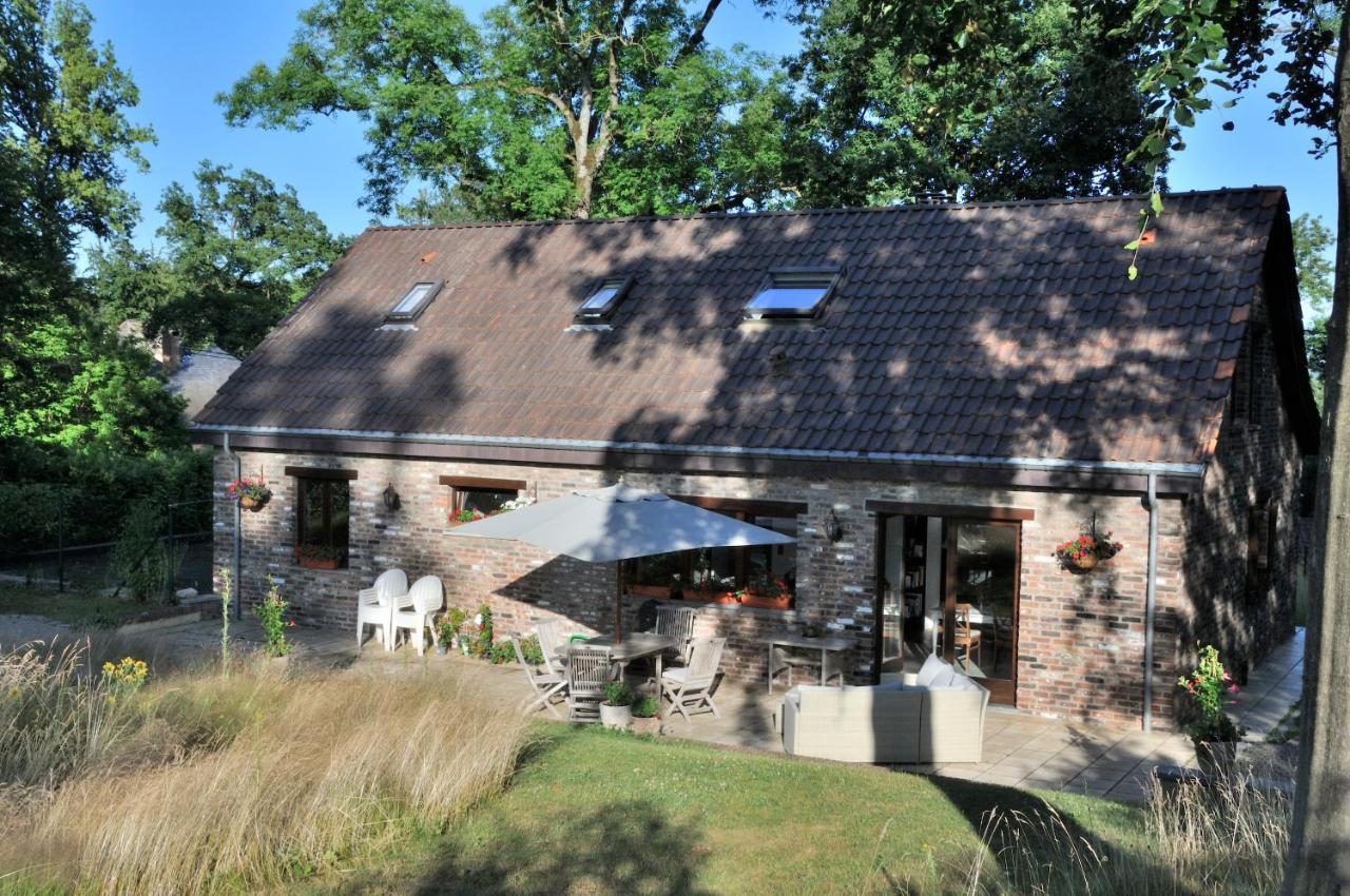Tres Belle Villa 4 Facades Dans Quartier Vert Et Arbore - 5 Kms De Namur Luaran gambar